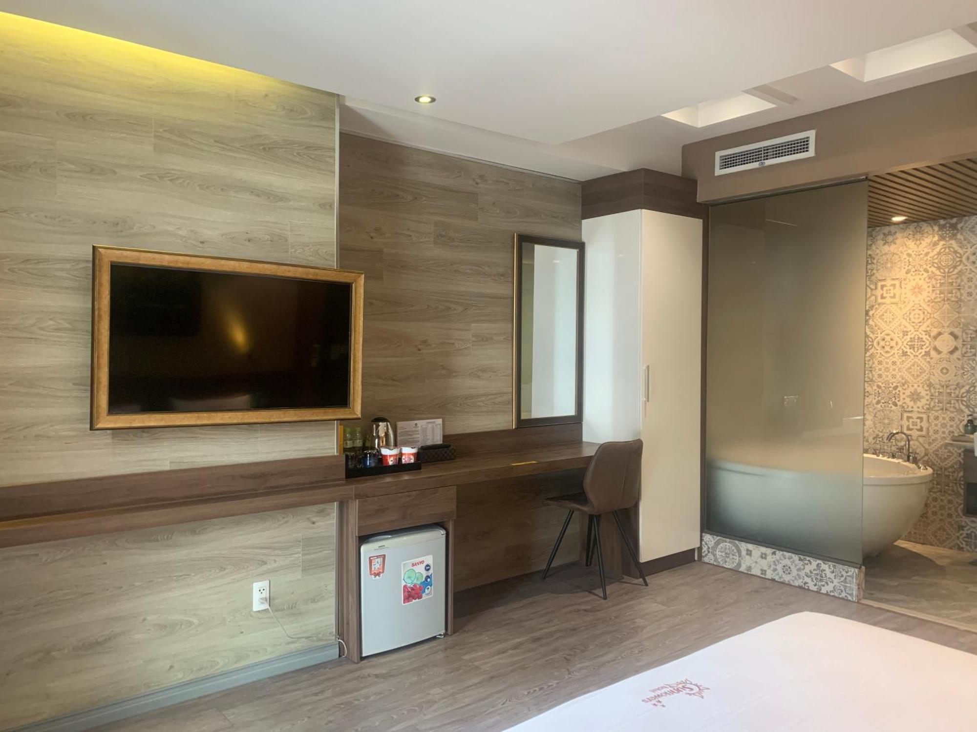 Khách sạn Sunflower Luxury 4*