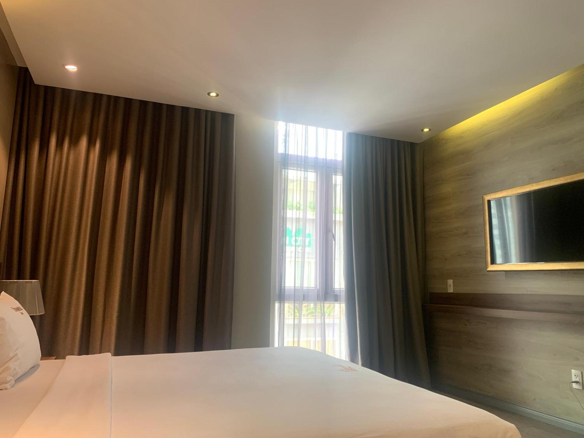 Sunflower Luxury Khách sạn 4*