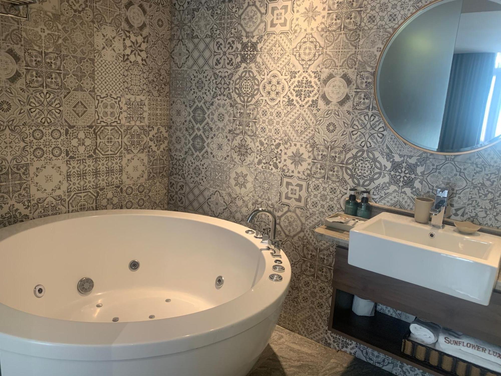 Khách sạn Sunflower Luxury